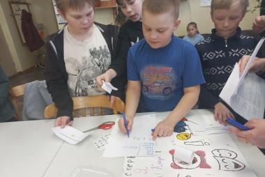 Складывают слово "ГЛАВНЫЙ ХОД"